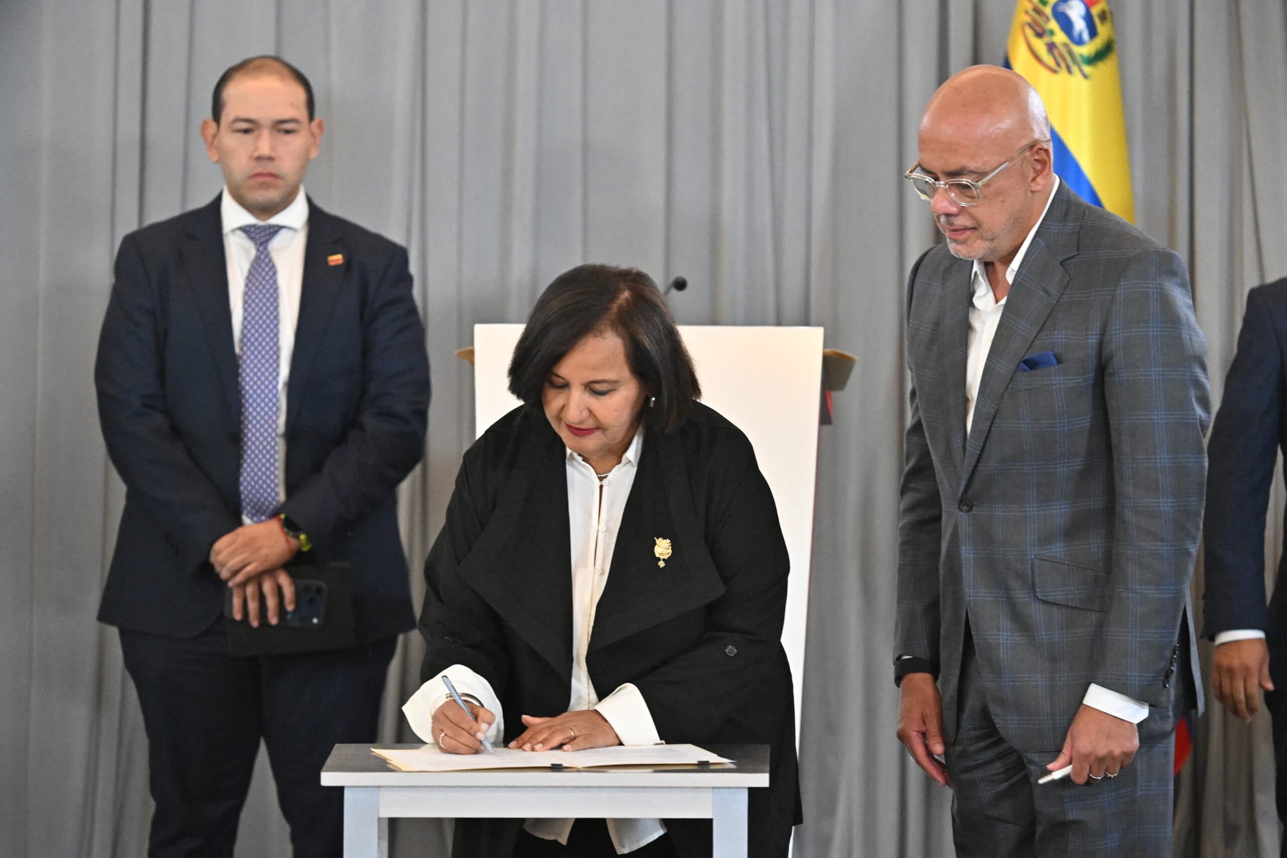 Acuerdo en Caracas: Renovación del TSJ y Gestión de Activos en el Exterior