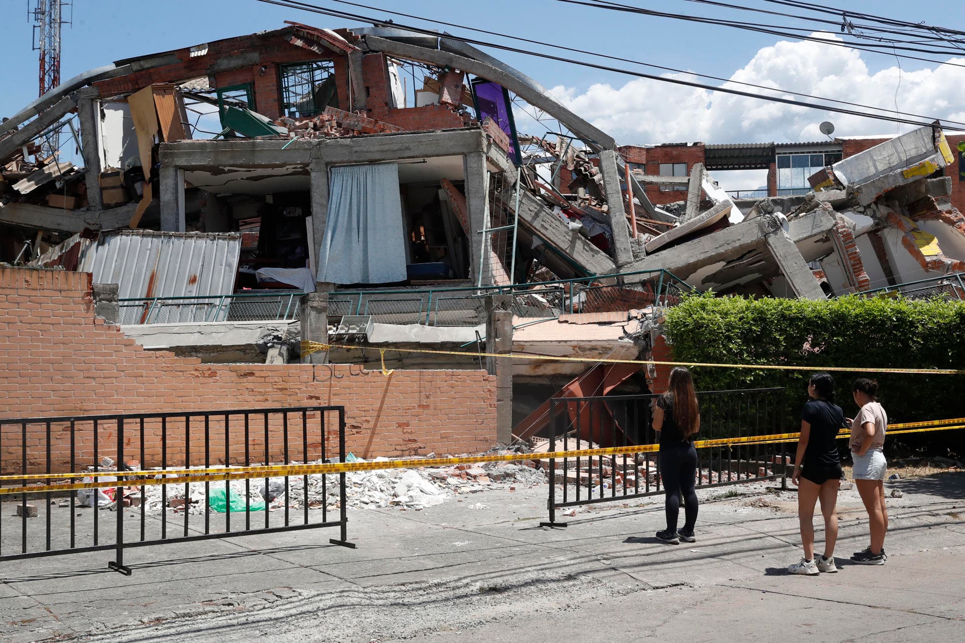 Tragedia en Colombia: Terremoto deja 281 muertos y 379 desaparecidos