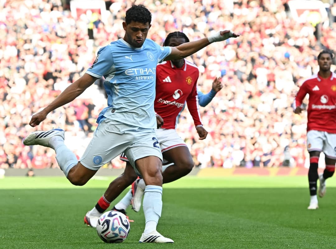 Manchester City Logra Victoria Histórica en Clásico Inglés a Pesar de Quedarse con 10 Jugadores