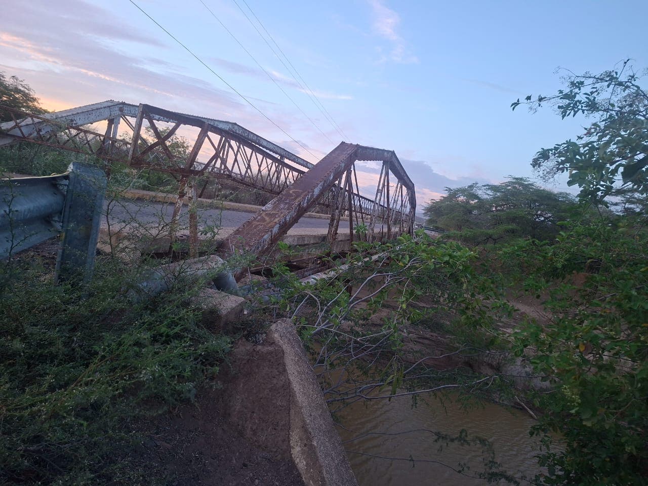 Riesgo de colapso en el puente de Aregue a días de la Marcha de la Fe