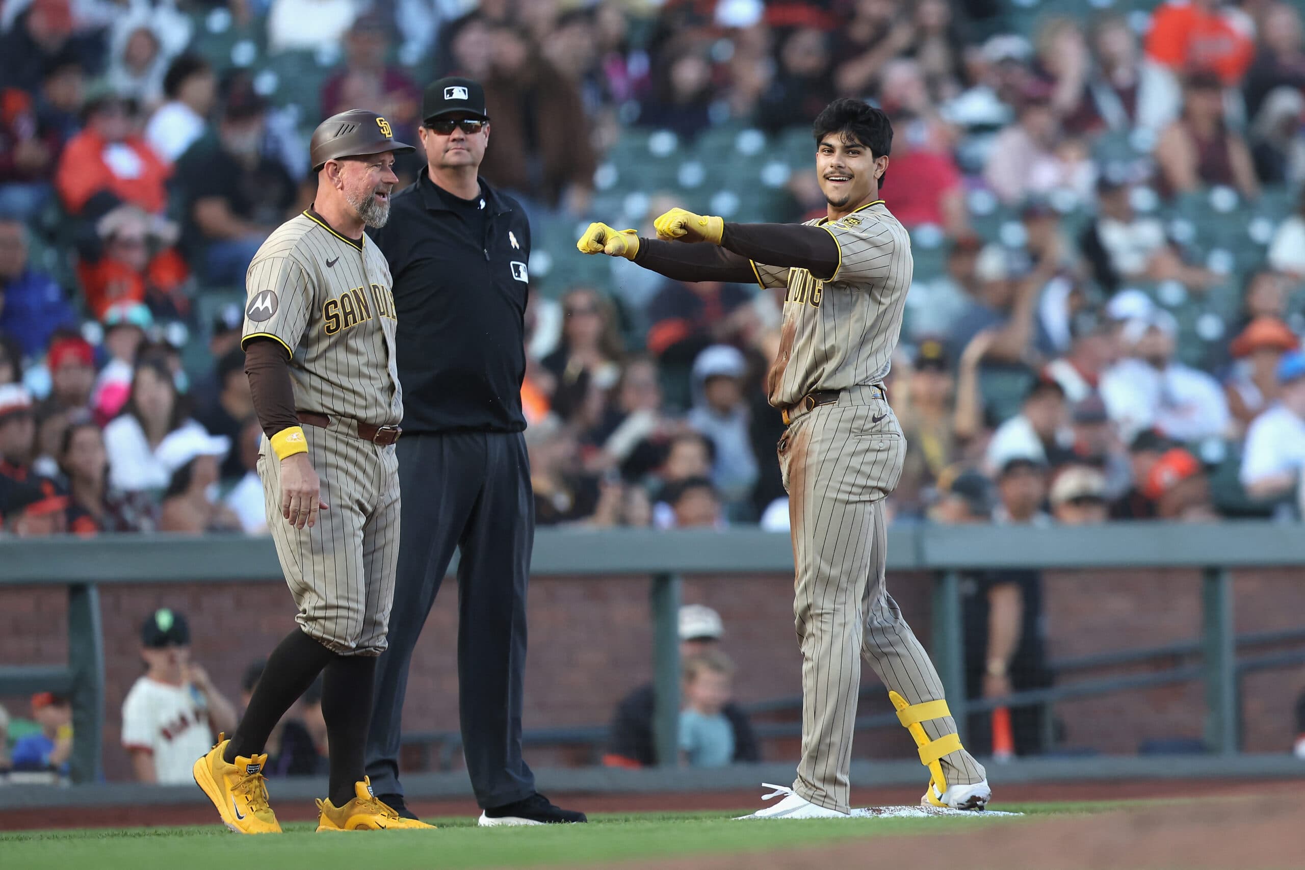 Ethan Salas rompe el hielo en MLB: Su primer hit es un hito para Venezuela