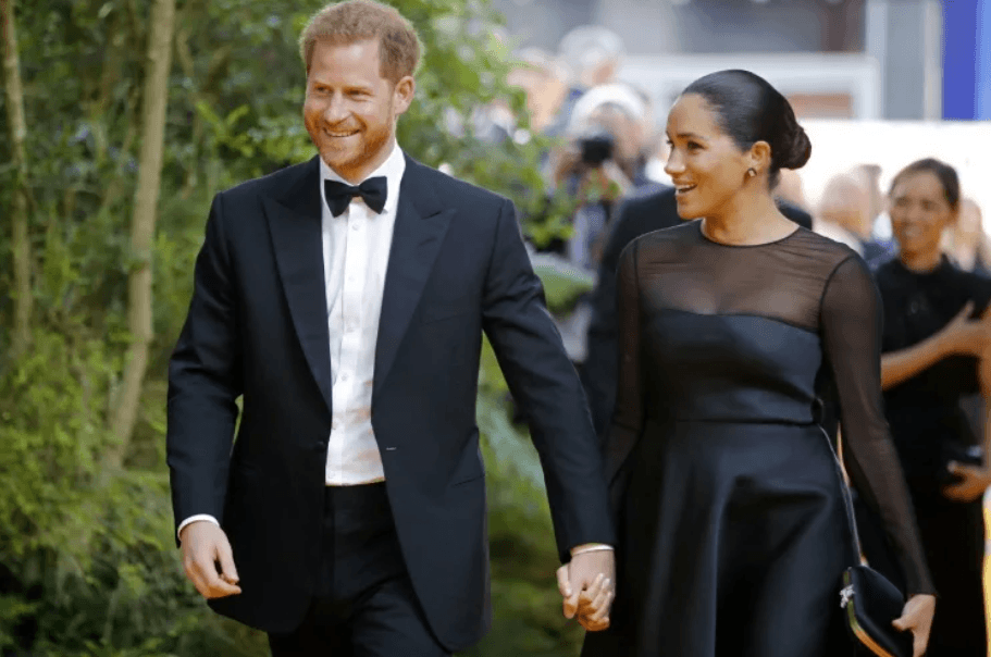 Harry y Meghan enfrentan contratiempos escolares en su regreso al Reino Unido