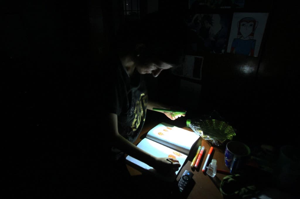 Crisis eléctrica en Venezuela: Ocho estados sufren cortes prolongados