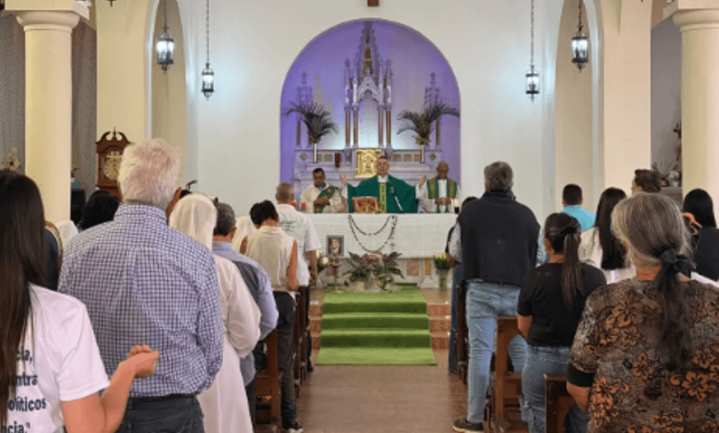 Familiares y defensores de derechos humanos celebraron una misa por los presos políticos fallecidos bajo custodia del Estado