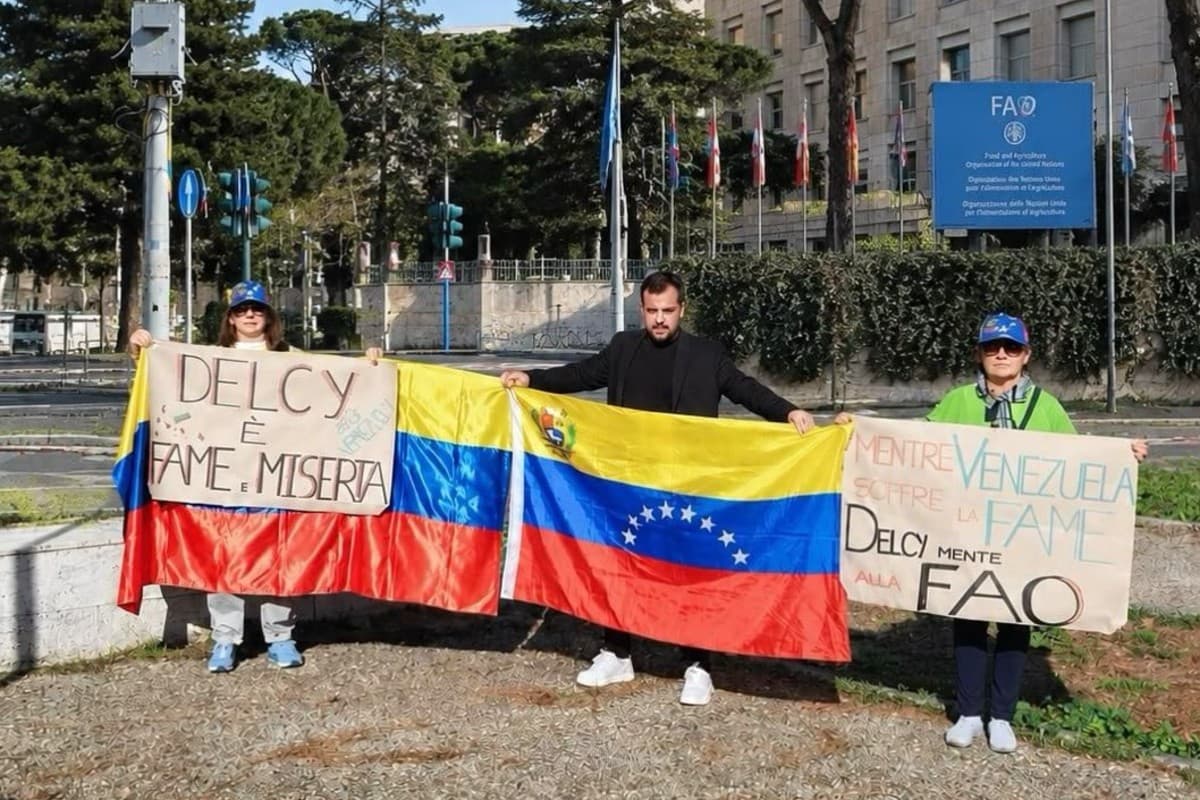 Comunidad venezolana en Roma protestó por la presencia de Delcy Rodríguez en foro de la FAO