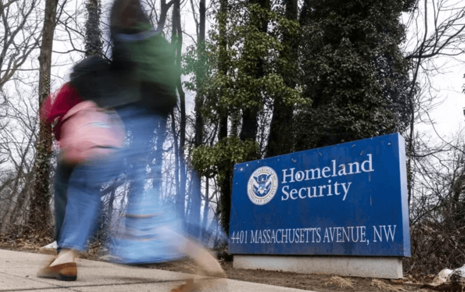 Estados Unidos acelera el proceso para retirar el estatus a refugiados
