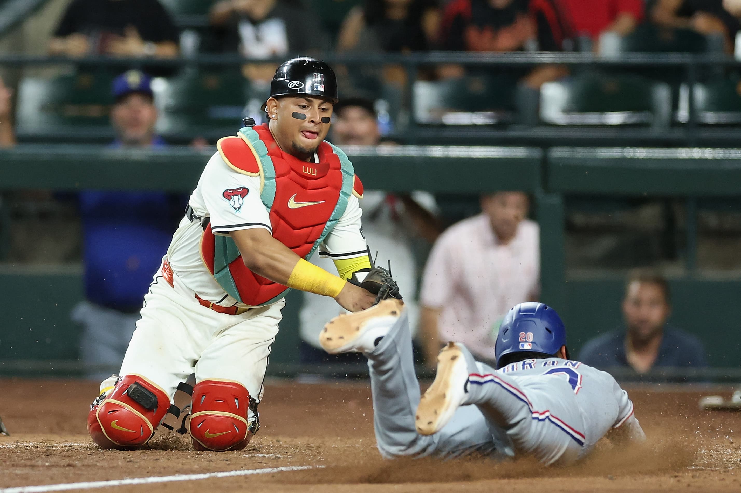 Ocho venezolanos entre los finalistas al Guante de Oro