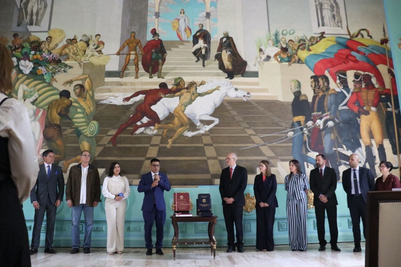 La Asamblea Nacional recibe proyectos de presupuesto y endeudamiento de Venezuela para 2027