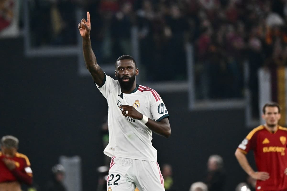 Real Madrid vence sobre la hora a Roma en una jornada histórica para Mbappé