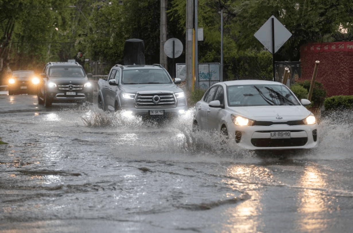 Chile cancela la alerta roja por lluvias en Santiago, pero mantiene diez comunas en alerta amarilla