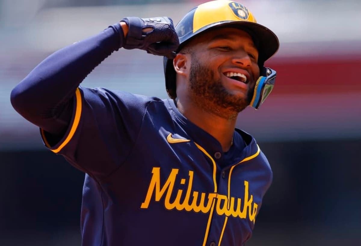 Jackson Chourio conectó cuadrangular al primer lanzamiento y Milwaukee a un paso de la Serie Mundial