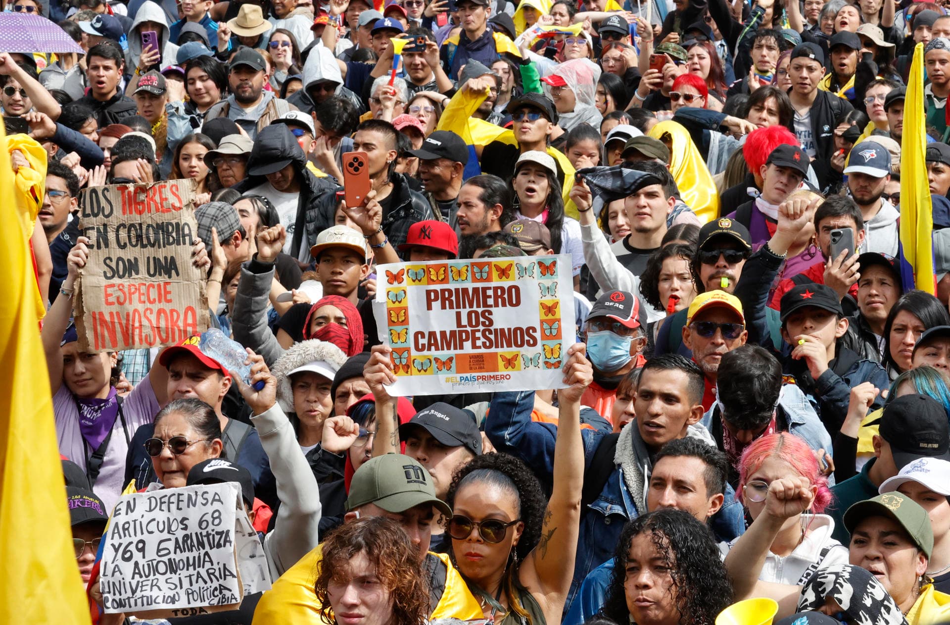 Miles de colombianos se manifestaron en el primer paro nacional contra De la Espriella