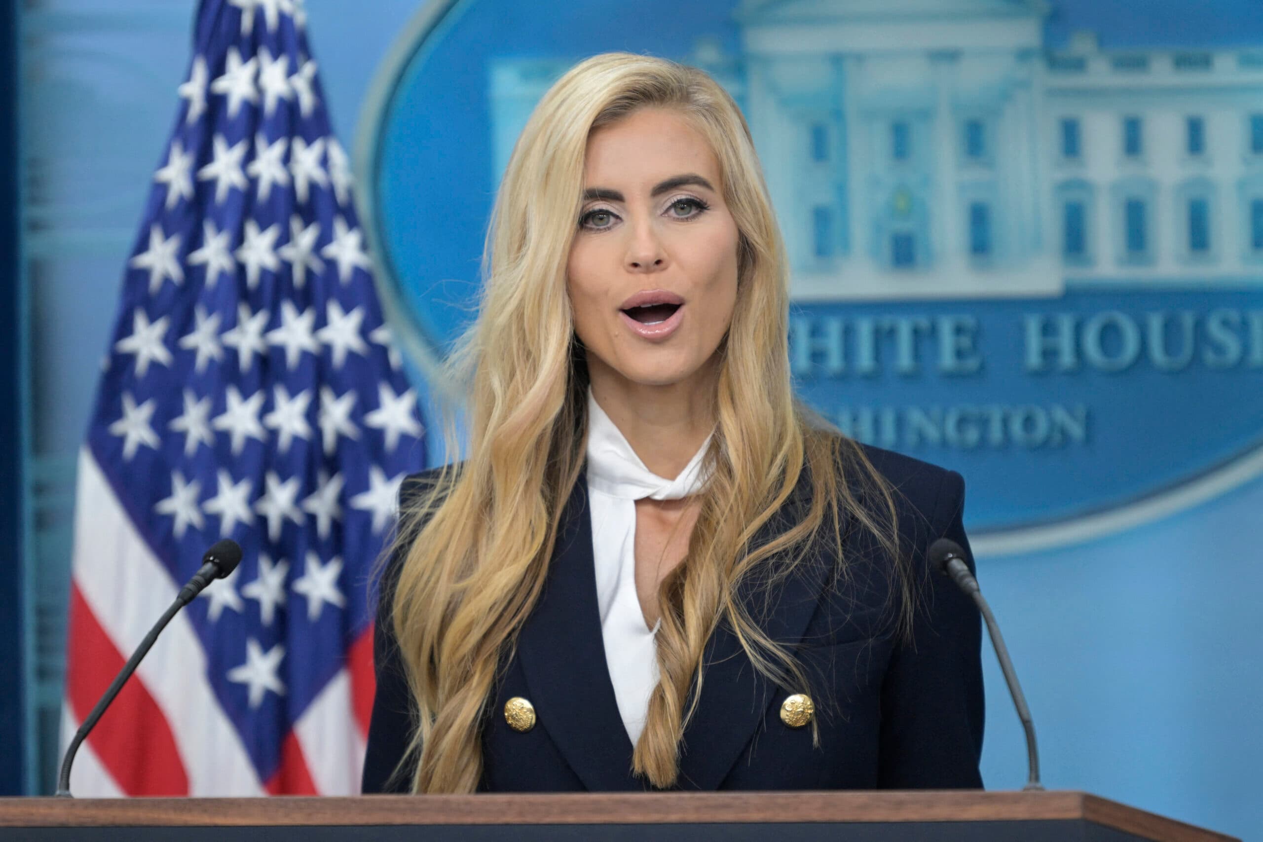 Quién es Katie Zacharia, la nueva portavoz de Trump que tuvo un debut accidentado en la Casa Blanca
