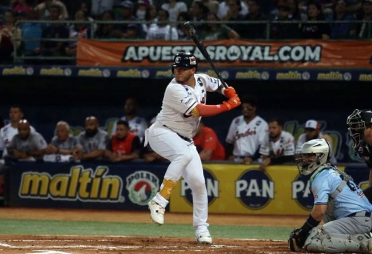 Caribes castigó a Tiburones con par de jonrones de Omar Alfonzo y Cardenales superó a Águilas