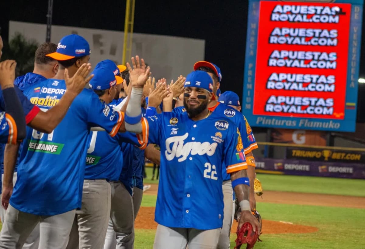 Alberth Martínez lideró emboscada de Tigres en el primer extrainning de la temporada ante Magallanes