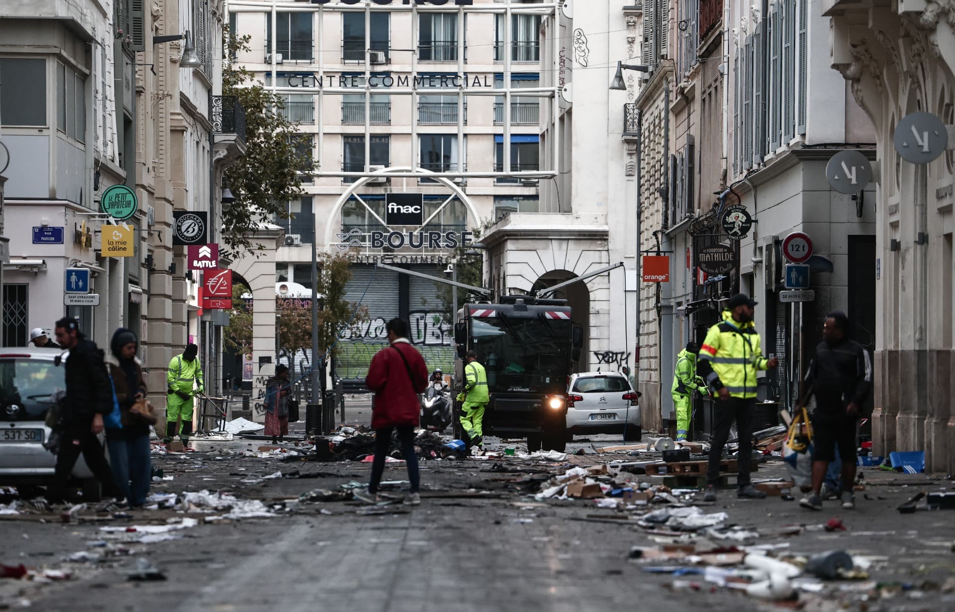 Francia evalúa los daños tras los intensos disturbios