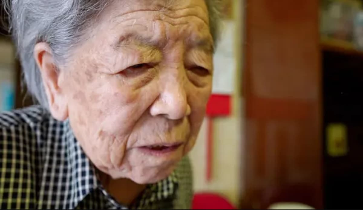 Los hijos temporales que los ancianos contratan en China para combatir la soledad