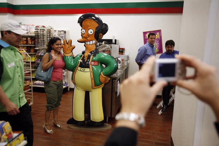 Apu vuelve a hablar en Los Simpson