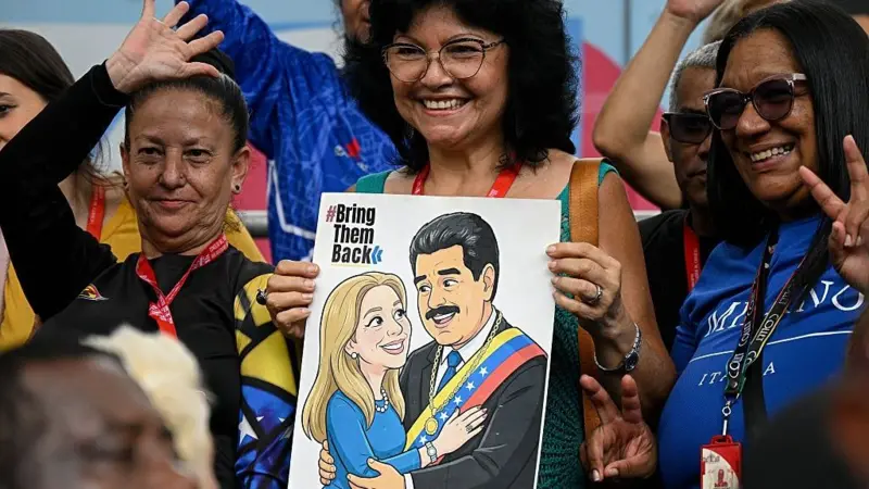 “No hay intención de mantener viva su memoria”: cómo se va difuminando la figura de Maduro en la nueva Venezuela de Delcy Rodríguez