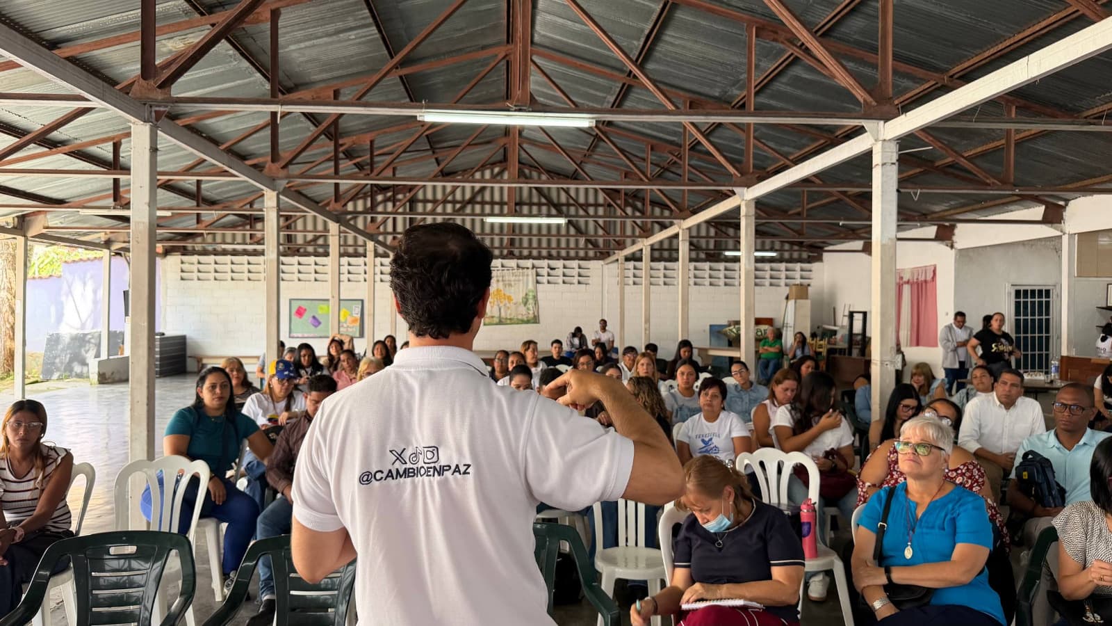 Cambio en Paz presentó a docentes de Caracas y Miranda la propuesta del Fondo Venezolano para el rescate de la Educación