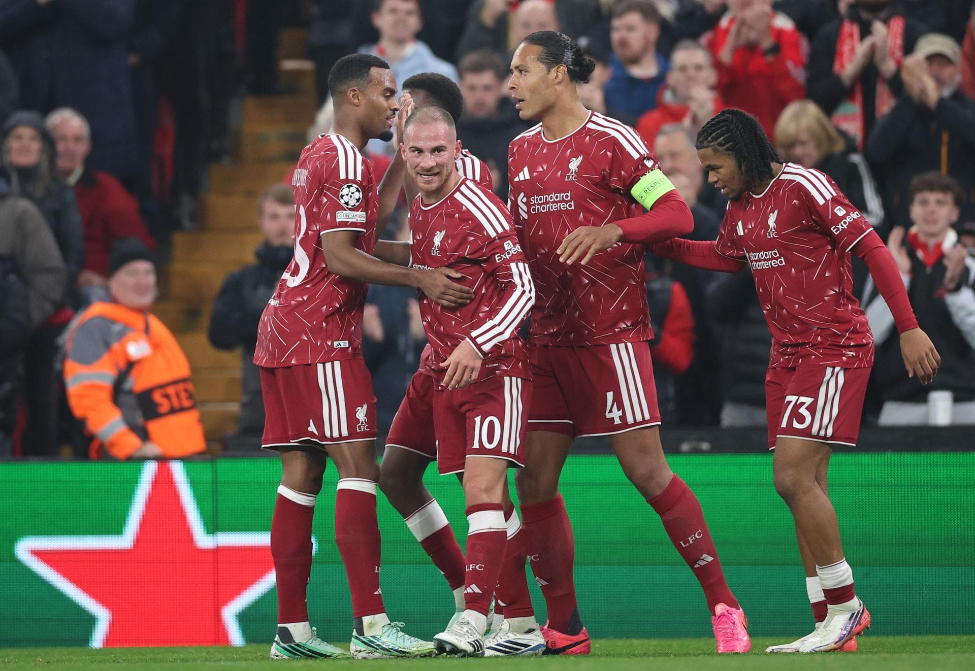 Liverpool y Manchester City triunfaron en la Champions League
