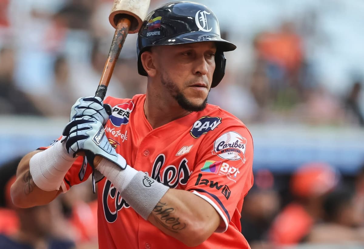 Hernán Pérez conectó su cuarto jonrón y Caribes alcanzó a Tigres en la cima de la LVBP