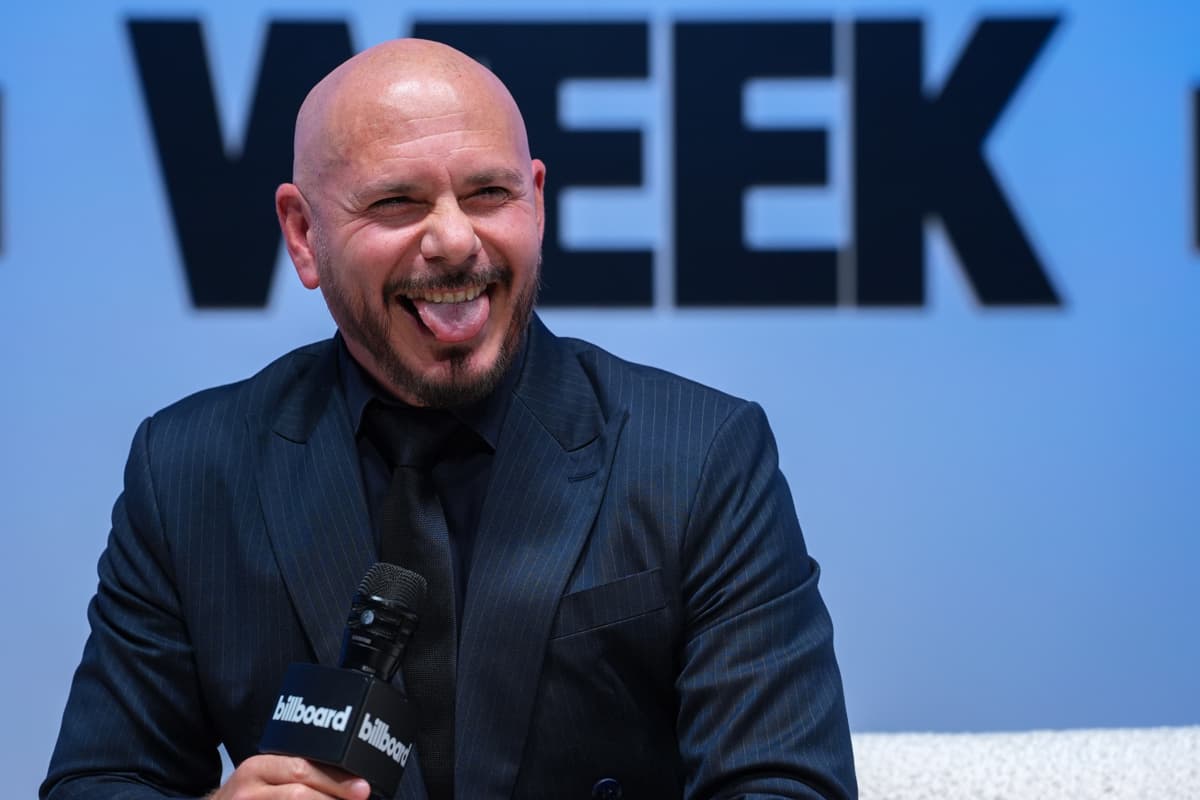 Pitbull anuncia nueva gira mundial y edición especial de Pitcoin