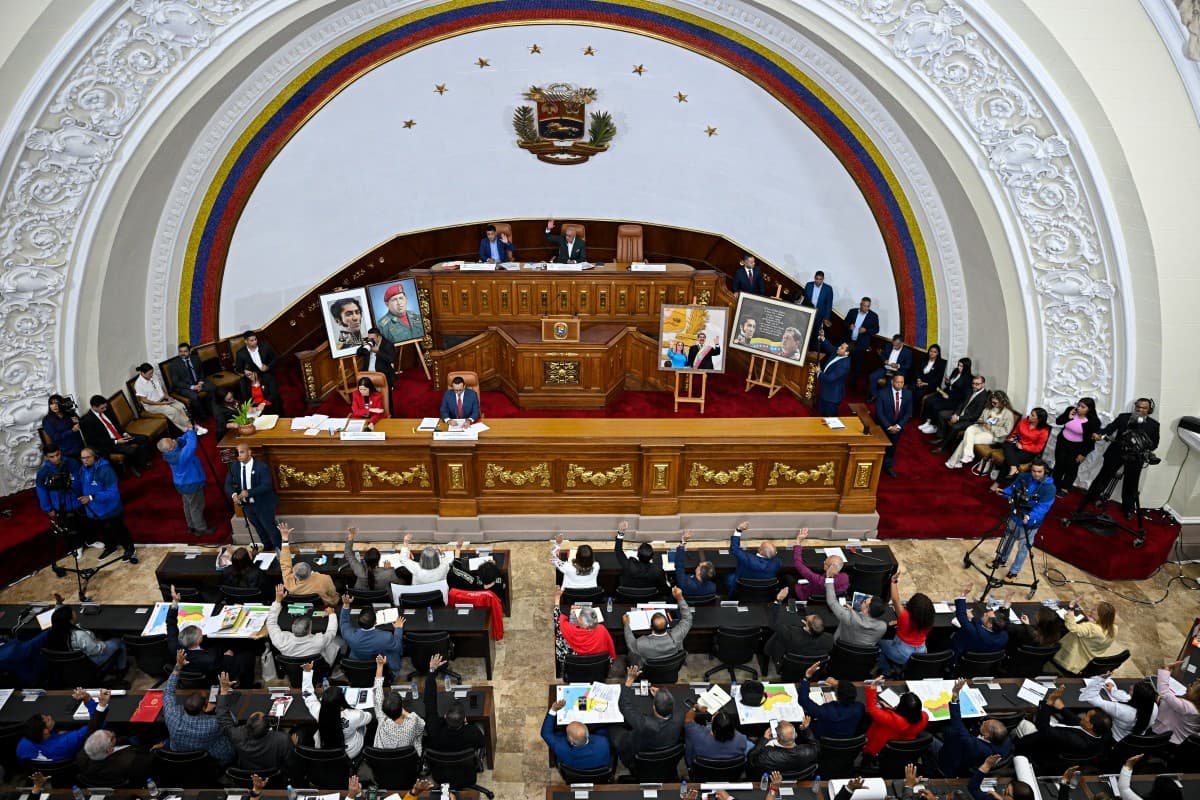 Quiénes son los 12 representantes de la sociedad civil elegidos para renovar el TSJ