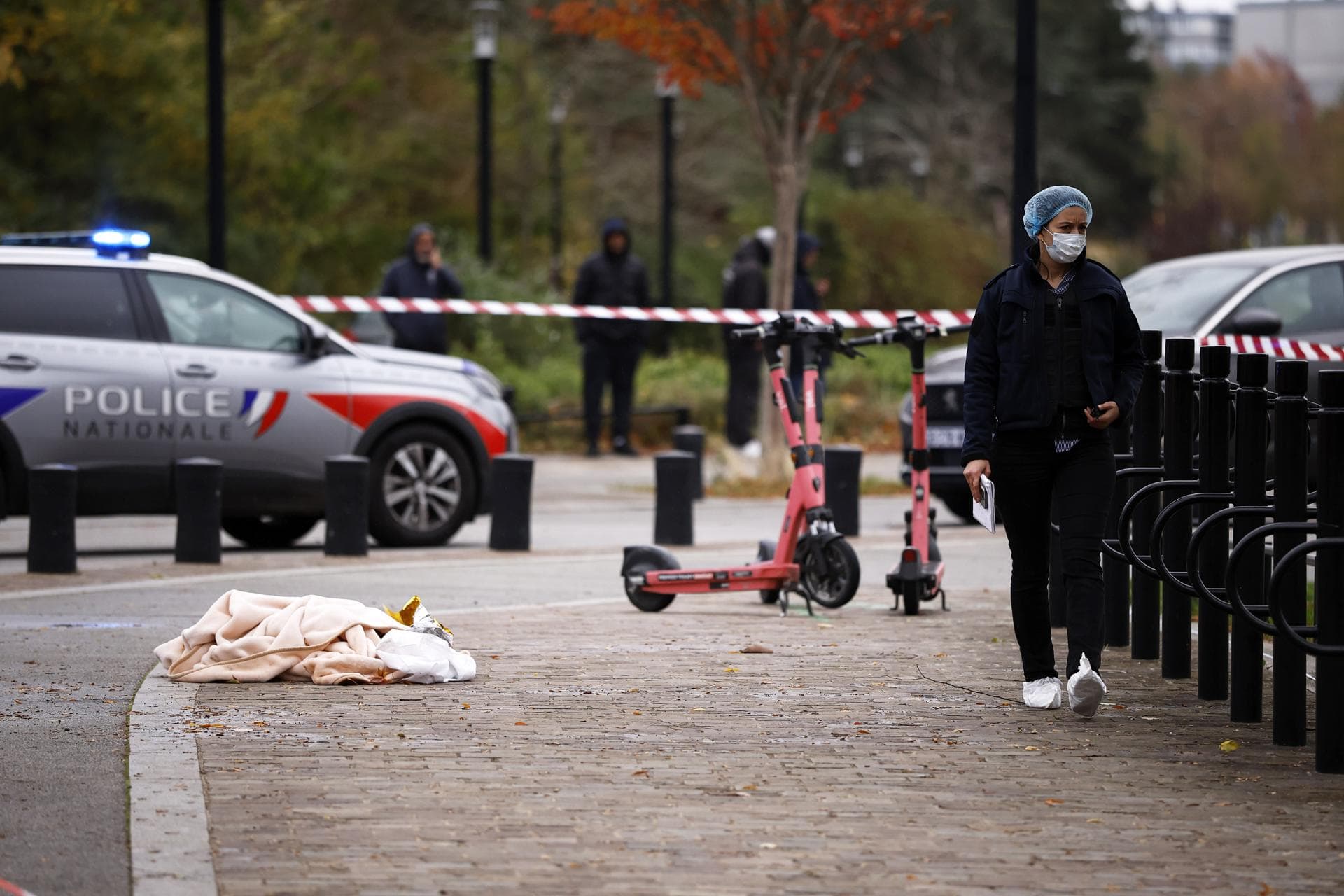 Un muerto y cuatro heridos en varios tiroteos perpetrados por un hombre cerca de París
