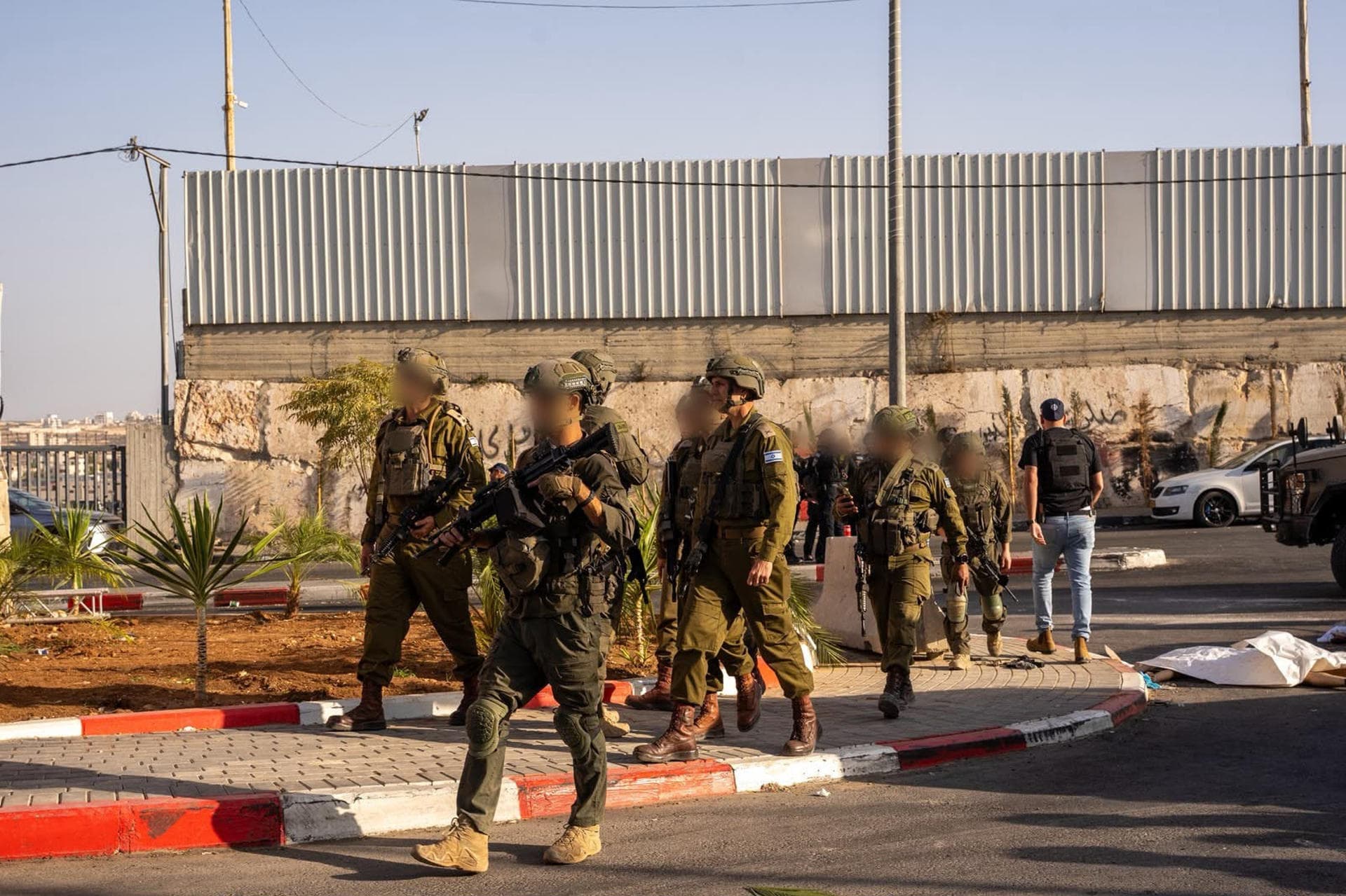 Dos atacantes muertos y 5 heridos en ataque contra israelíes en Cisjordania