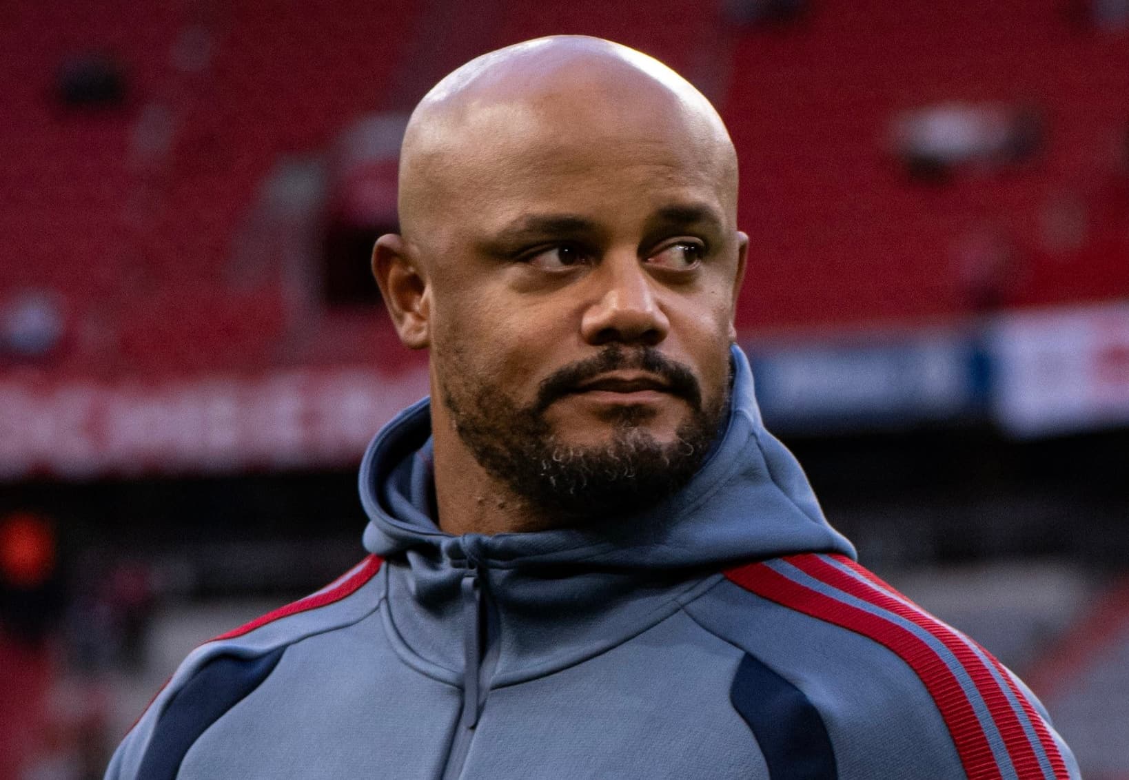 Vincent Kompany ingresa a un hospital tras desmayarse en un entrenamiento