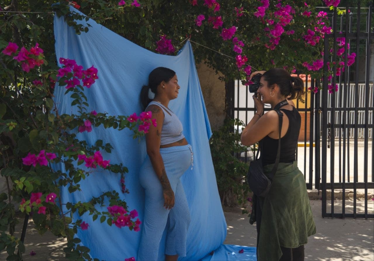 Una red de mujeres cuida y acompaña a las embarazadas afectadas por los terremotos