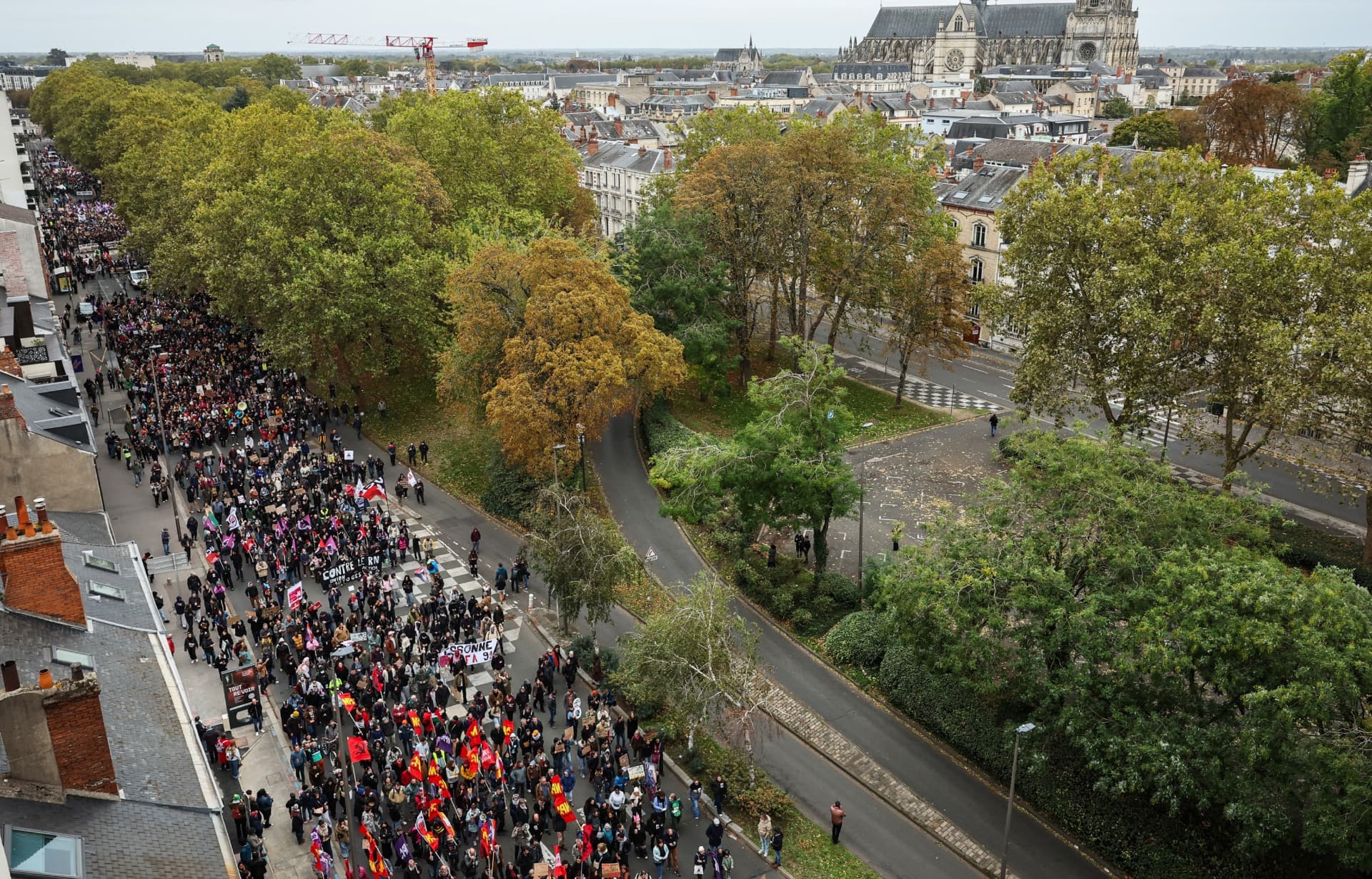 Francia vive una nueva jornada de protestas entre un fuerte despliegue policial