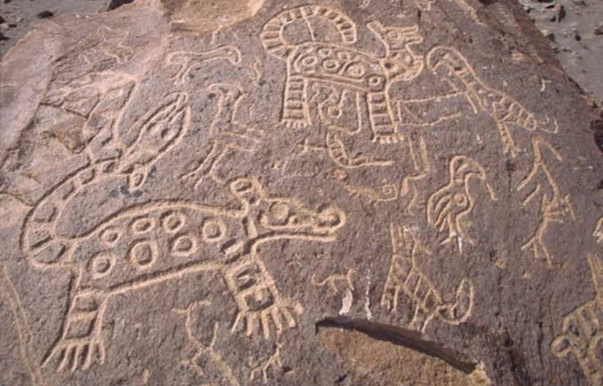 Perú delimita una zona de petroglifos de 2.000 años de antigüedad en el sur del país