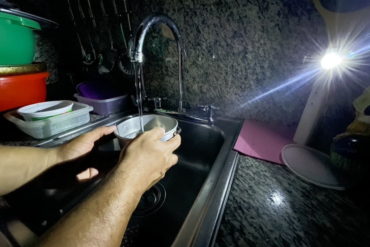 Reportaron bajones eléctricos en Caracas y varias regiones del país este #24Oct