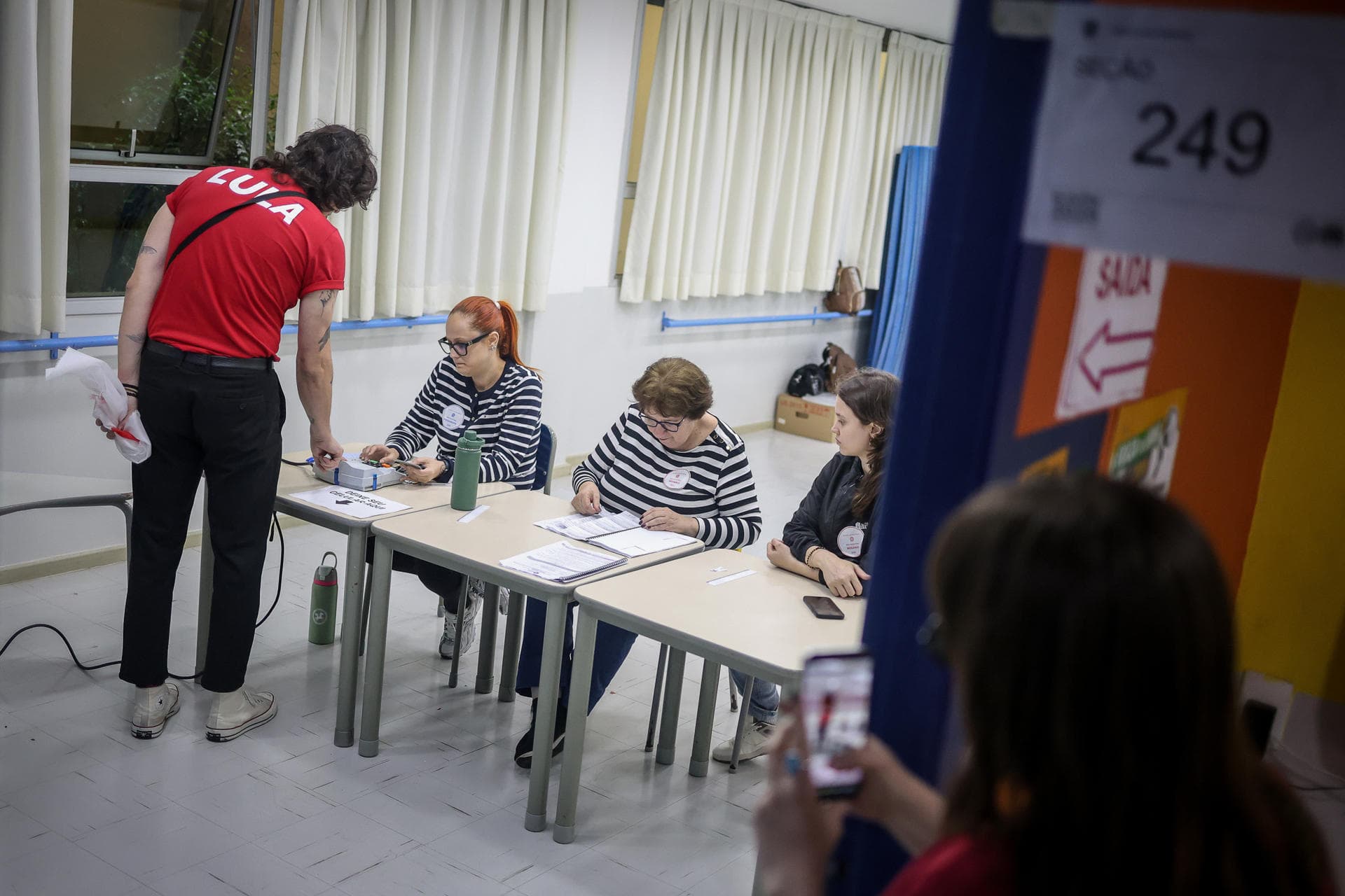 Juez del Supremo prorroga la votación de las elecciones en Brasil por dos horas