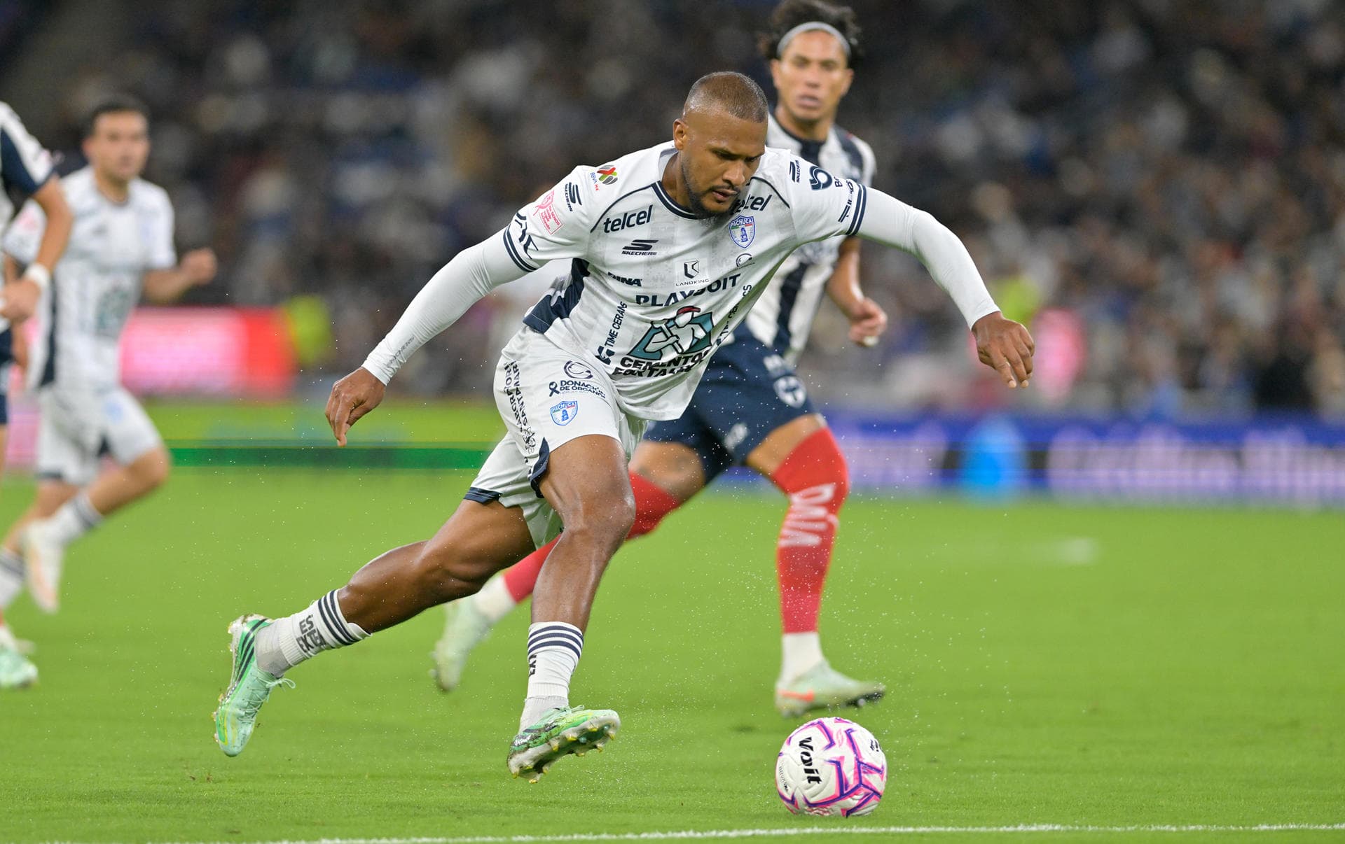 Salomón Rondón sigue brillando con el Pachuca en el torneo Apertura mexicano