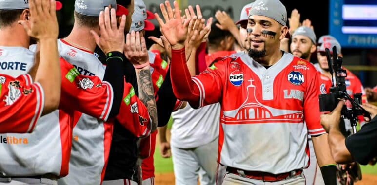 Cardenales marca el paso y Caribes le sigue en el liderato de la LVBP