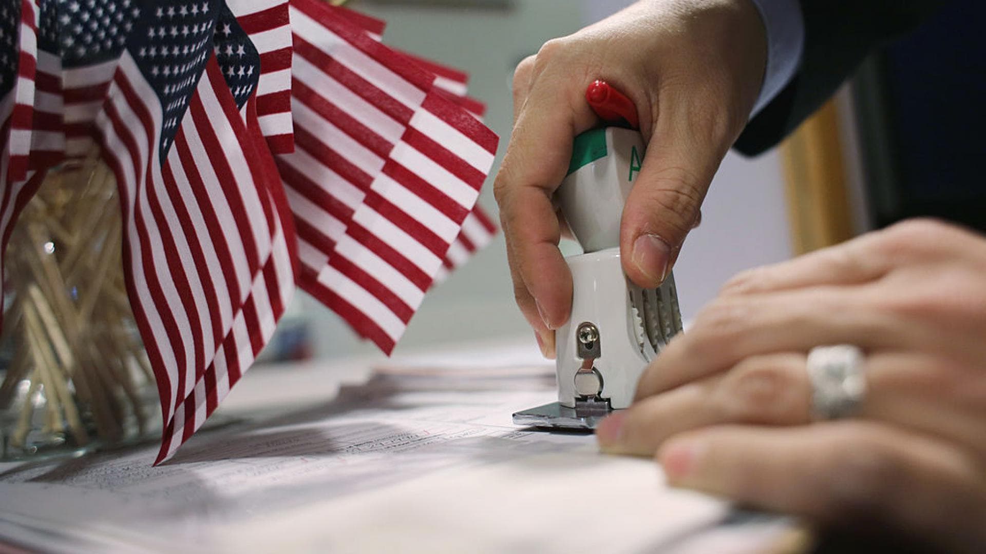 EE. UU. | Autoridades migratorias proponen dejar de otorgar permisos de trabajo a solicitantes de asilo