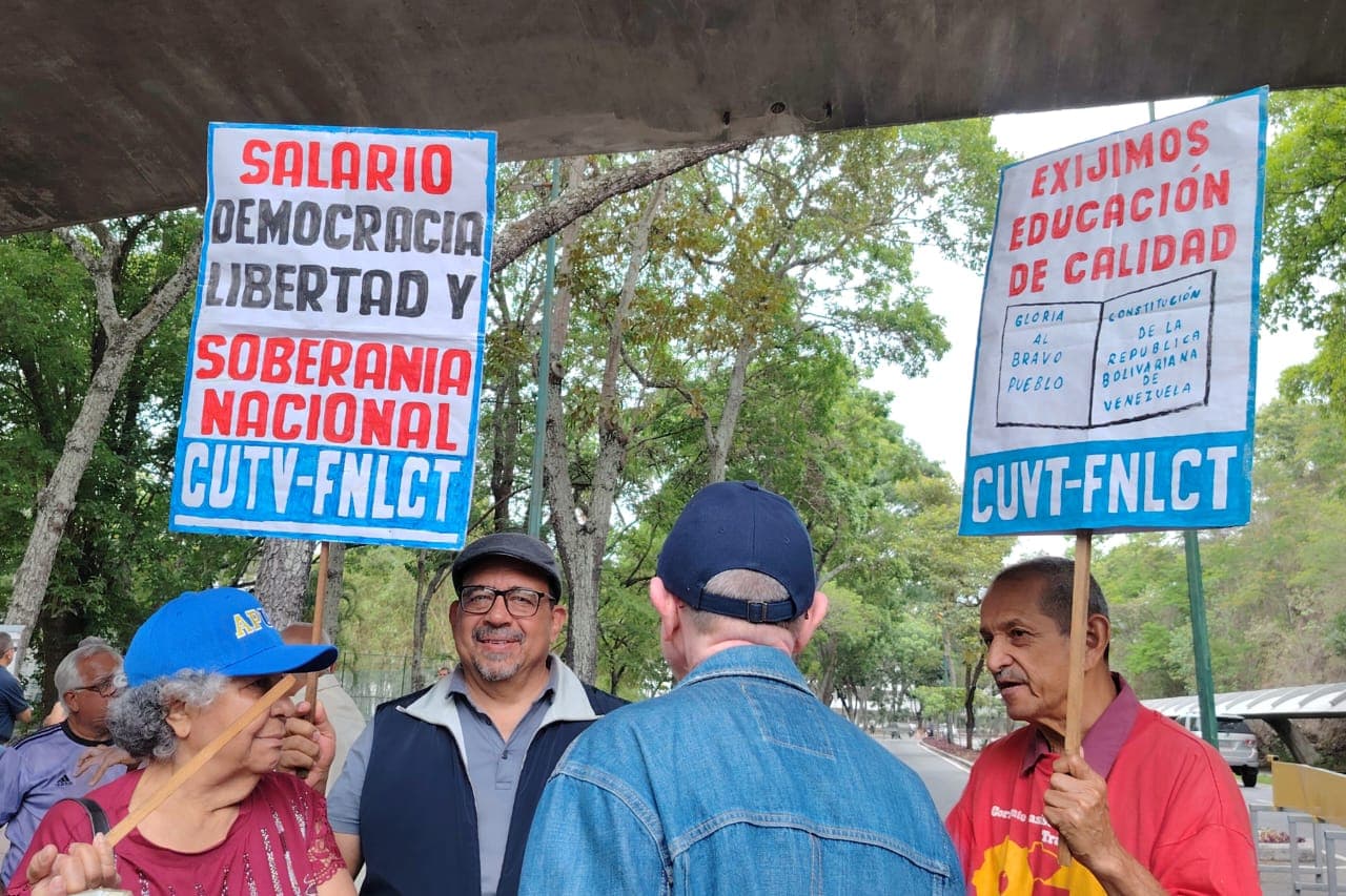 Universidades de Venezuela protestan por pagos caóticos del bono profesional