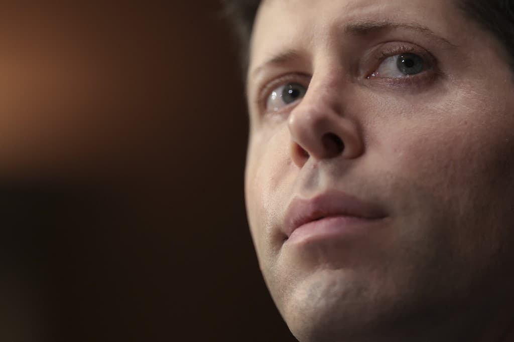 Sam Altman: La Inteligencia Artificial y el Futuro de Nuestra Libertad