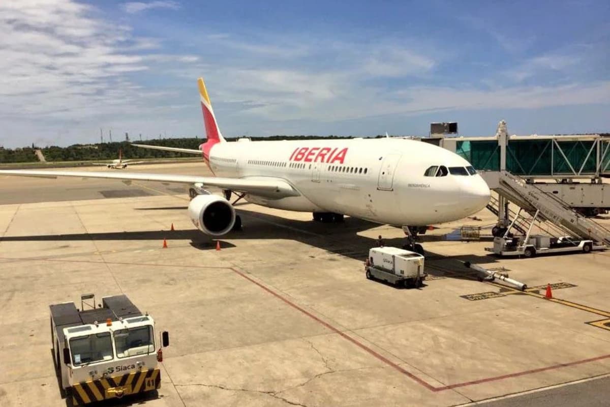Iberia reanuda vuelos regulares a Venezuela tras recientes terremotos