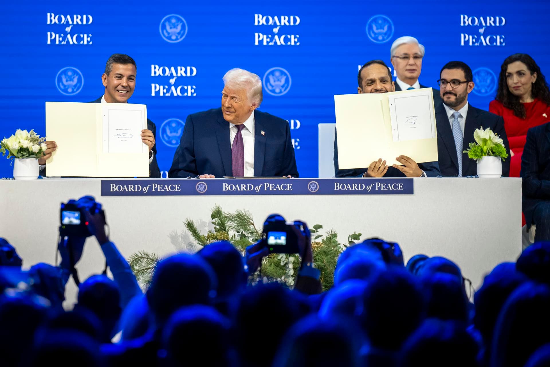 Santiago Peña insta a la Junta de Paz de Trump a abordar la crisis venezolana