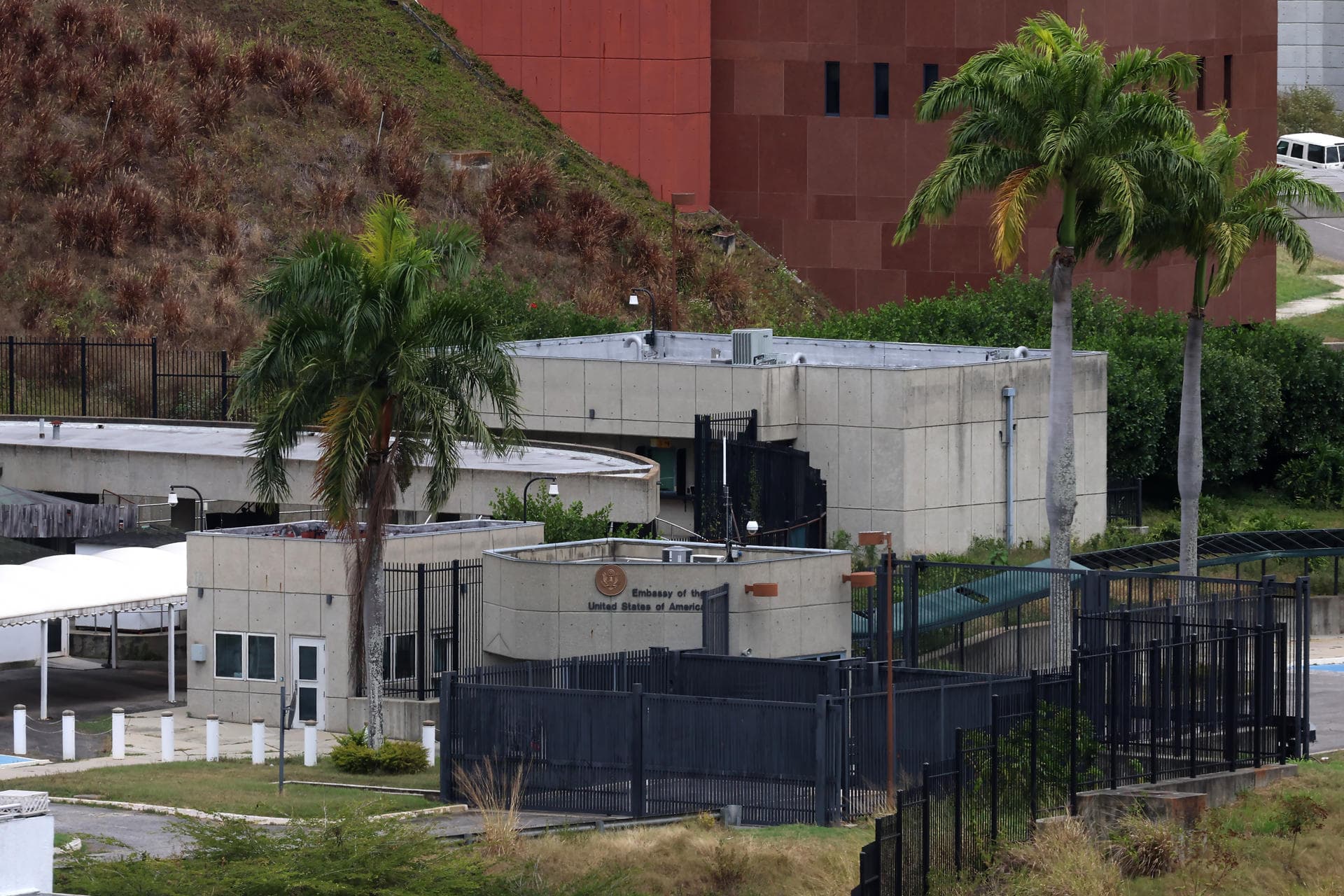 Embajadora Laura Dogu regresa para reabrir la embajada de EE.UU. en Caracas