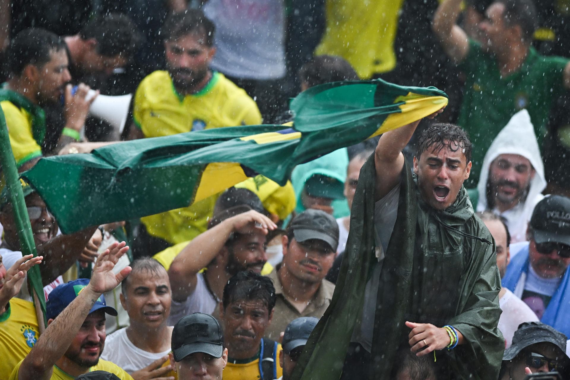 Rayo hiere a manifestantes en apoyo a Bolsonaro en Brasilia