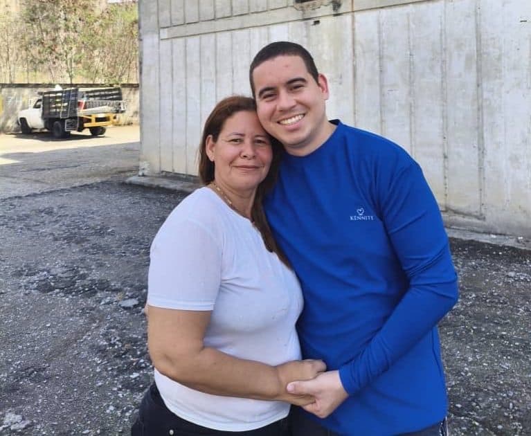 Liberan al abogado defensor de derechos humanos Kennedy Tejeda en Venezuela