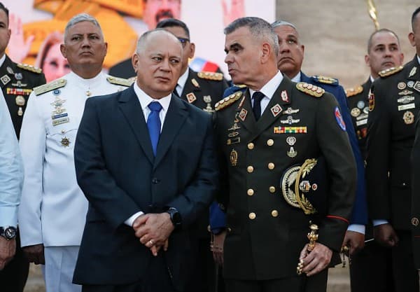 El Ejército venezolano se atrinchera en torno a la nueva cúpula chavista