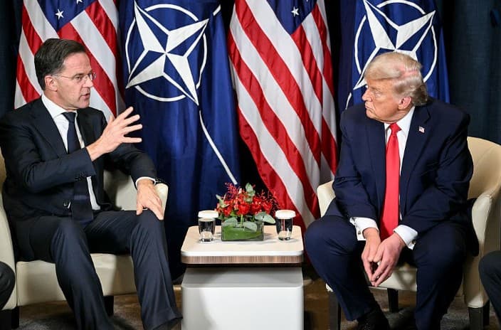 Rutte y Trump Abordan Seguridad Ártica en Conversación Clave