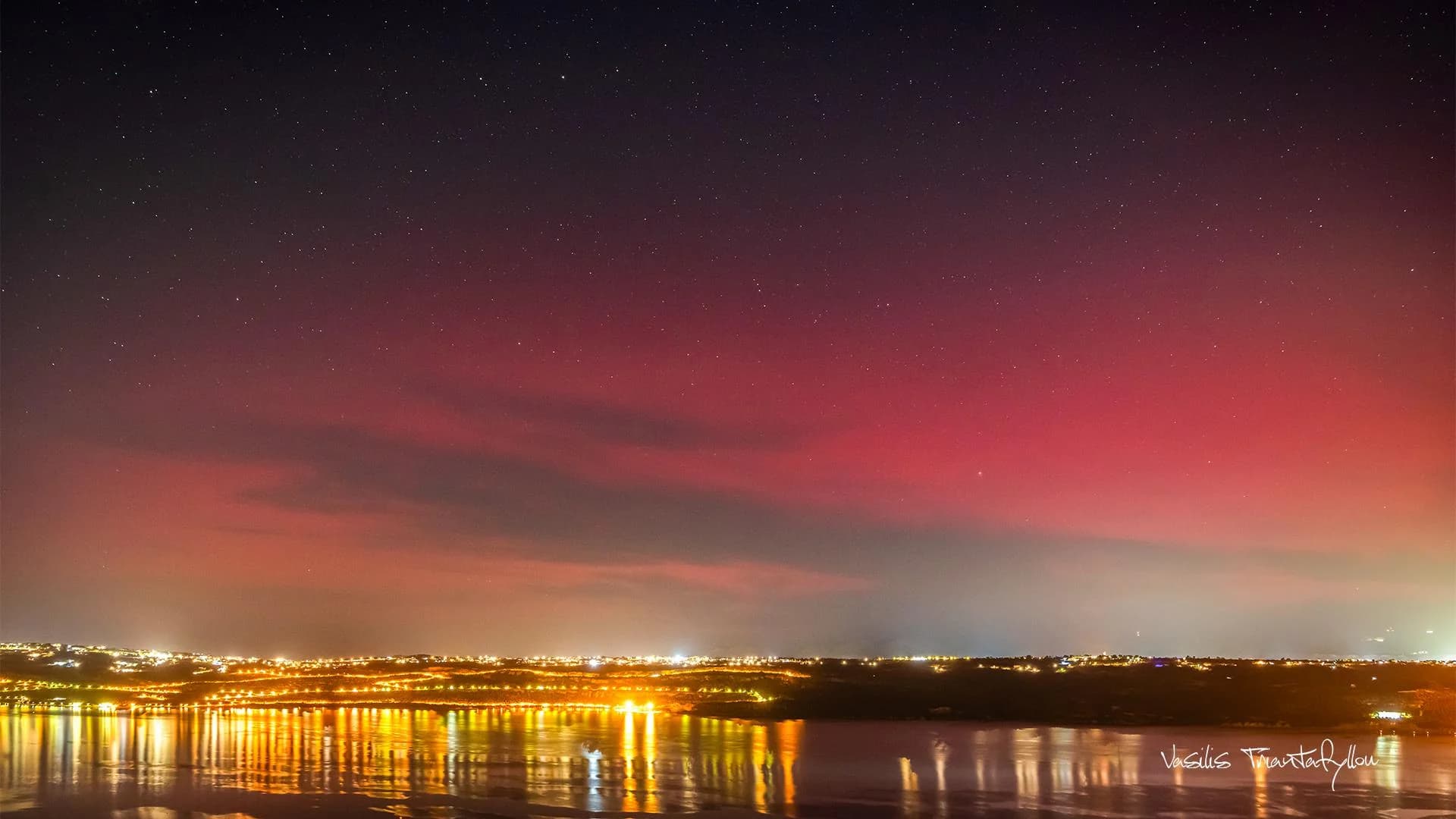 Tormenta Solar Revela Aurora Boreal en Grecia: Un Espectáculo Celestial