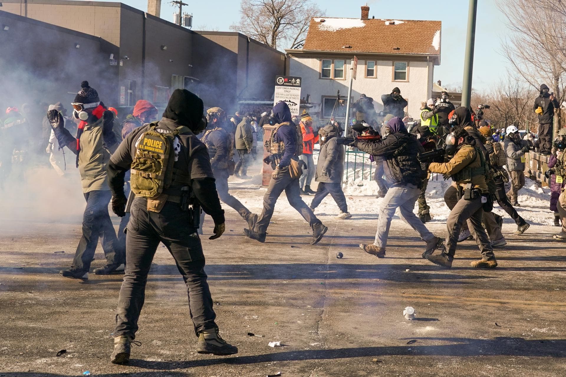 Tim Walz moviliza la Guardia Nacional tras muerte a manos del ICE